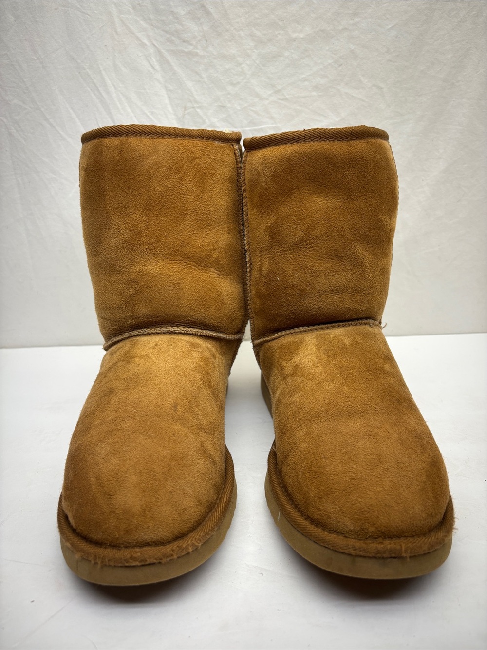 UGG Cozy Winter Boots in Chestnut Brown, size 9, box 83